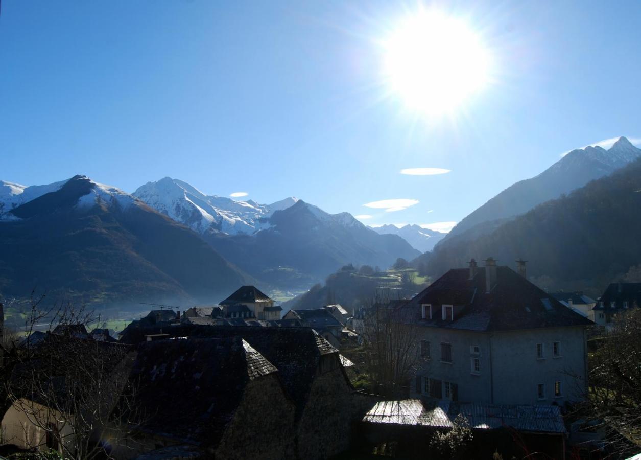 Les Rochers Saint-Savin  Luaran gambar