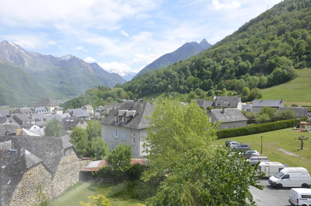 Les Rochers Saint-Savin  Luaran gambar