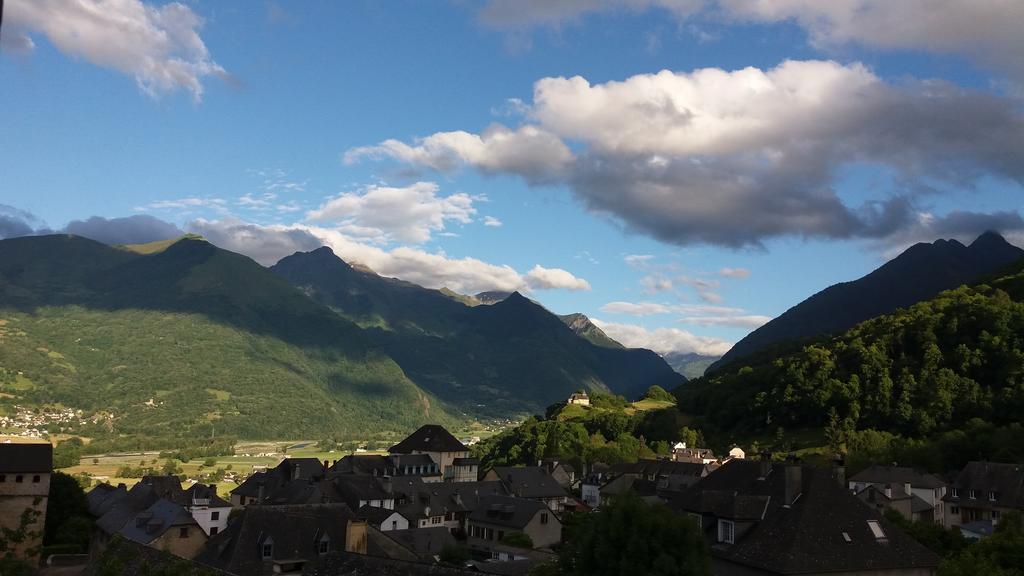 Les Rochers Saint-Savin  Luaran gambar