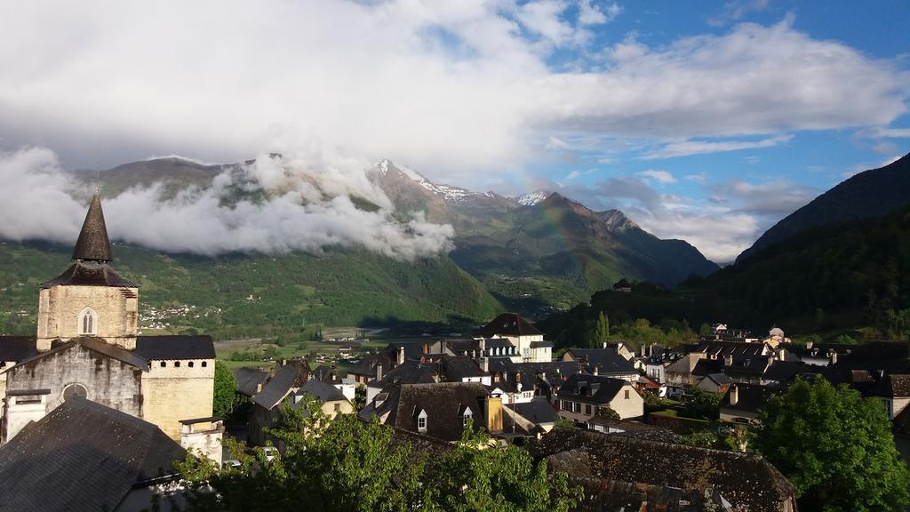 Les Rochers Saint-Savin  Luaran gambar