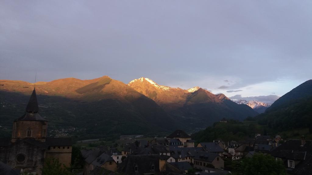 Les Rochers Saint-Savin  Luaran gambar
